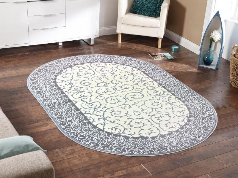 Овальный ковер из вискозы