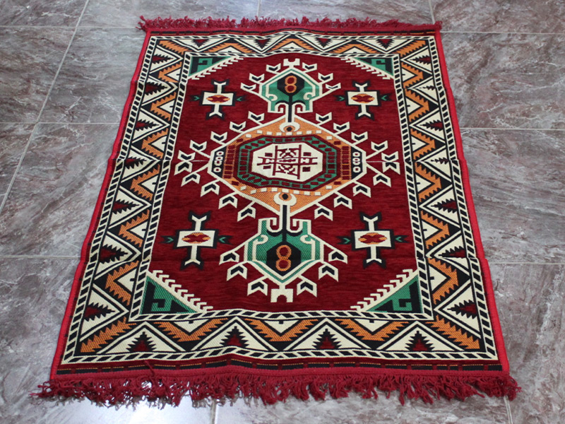 Восточный ковер с традиционным рисунком